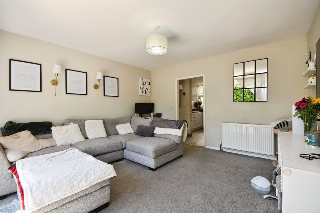 Additional image 4 of 2 bed flat for saleTower Hill, Brentwood CM14