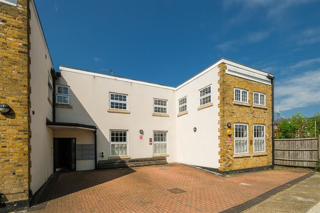 Property photo 1 of 15 7 Glebelands Court-17.Jpg