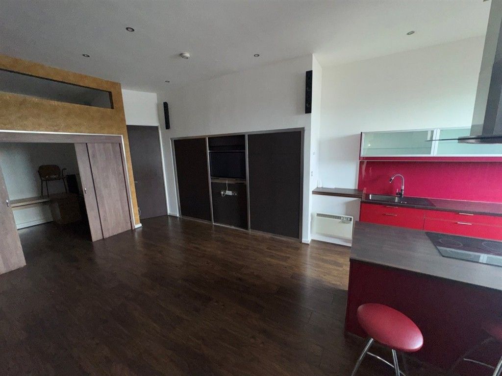 Property photo 3 of 9