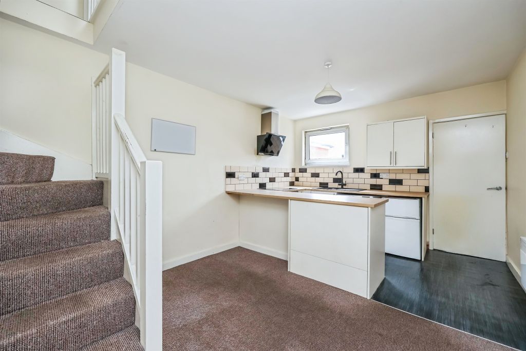 Property photo 3 of 23