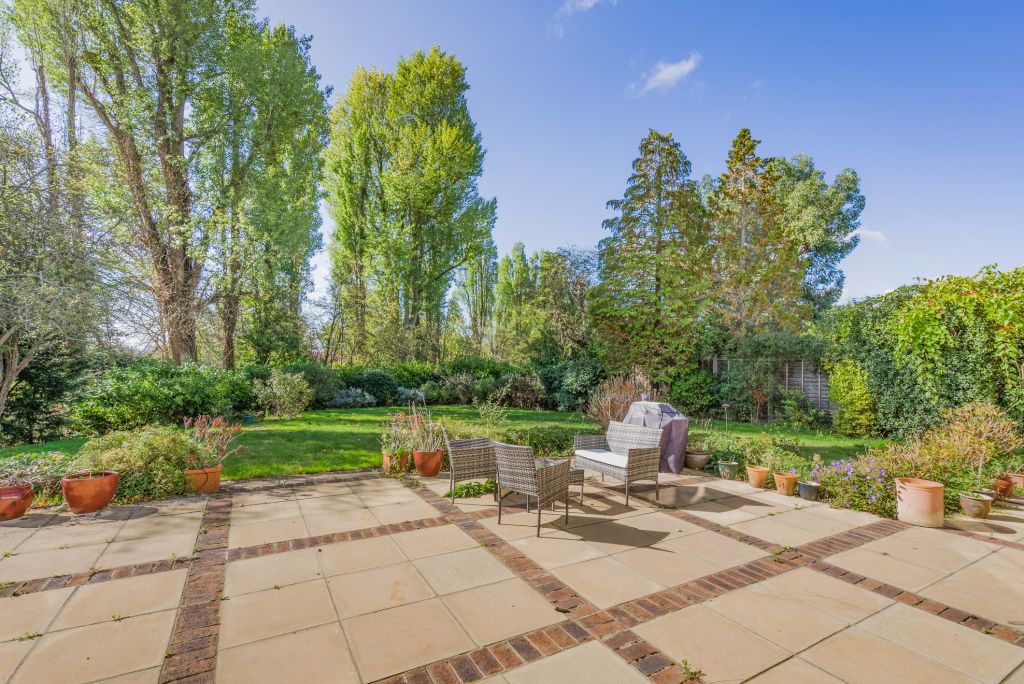 Property photo 2 of 22