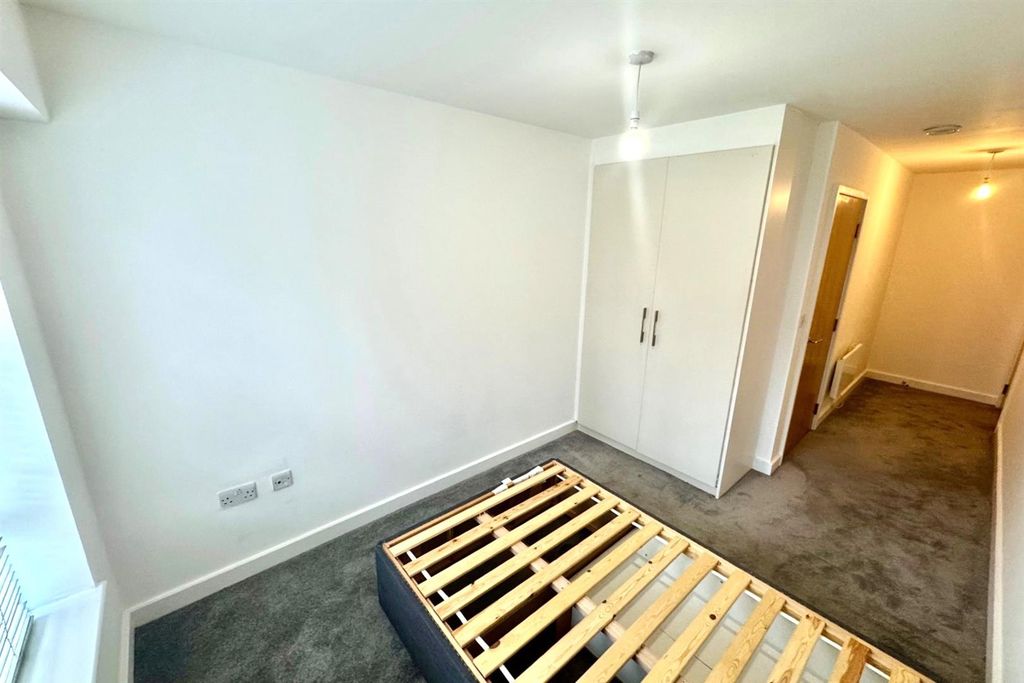 Property photo 3 of 15 Bedroom2.Jpg