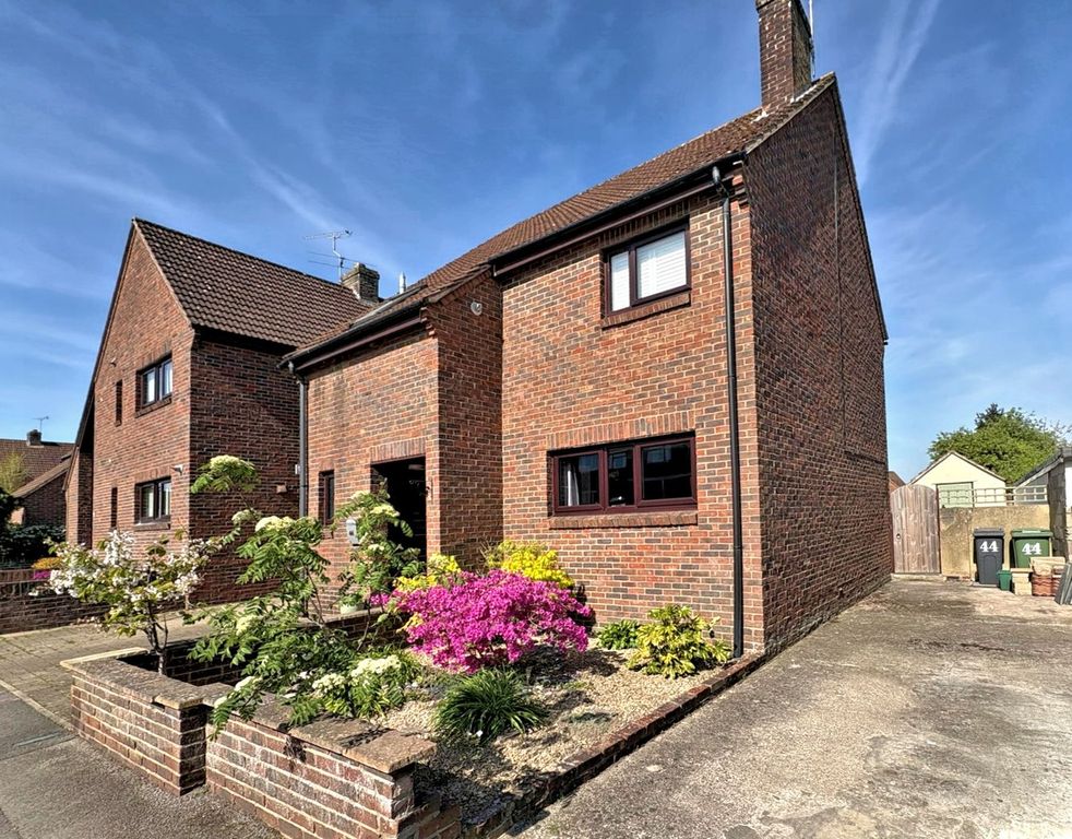 Property photo 2 of 19