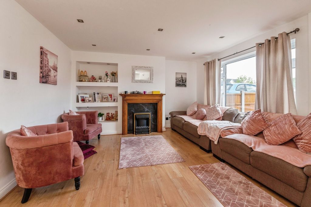 Property photo 2 of 20 Picture