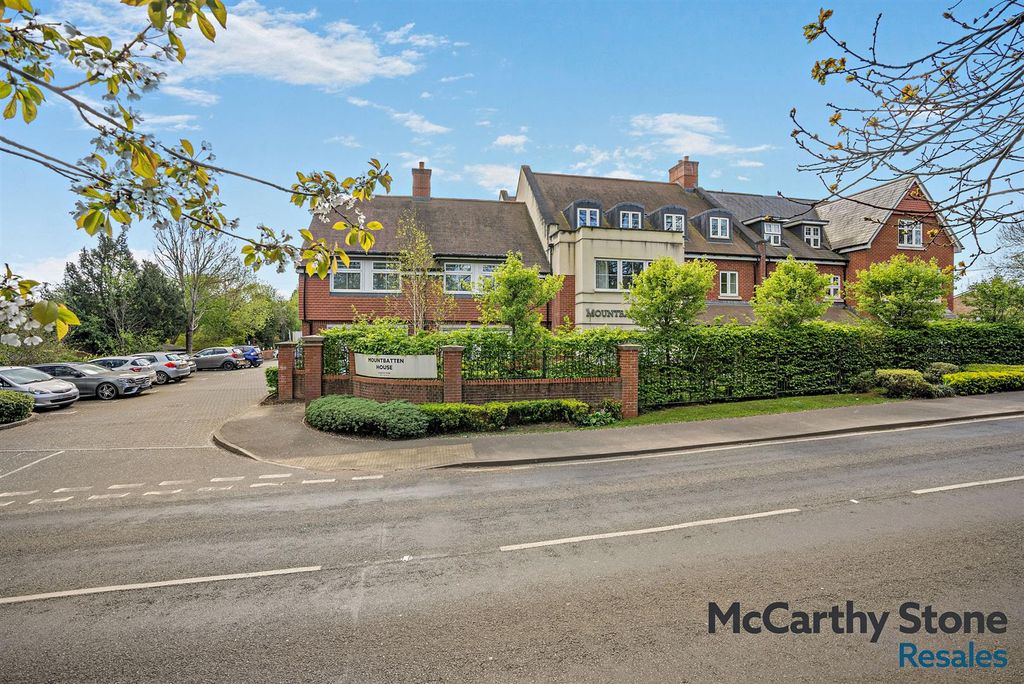 Property photo 1 of 11 8687618-Exterior05-800.Jpg