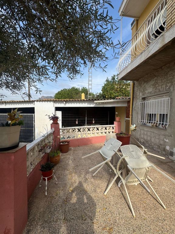 Property photo 2 of 50