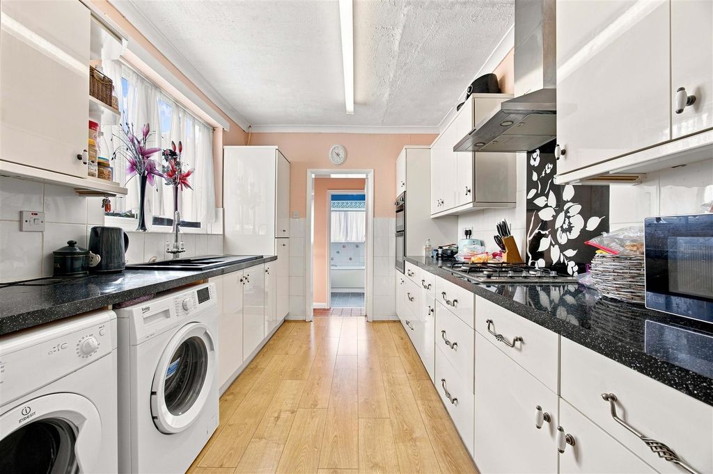 Property photo 2 of 13 Kitchen