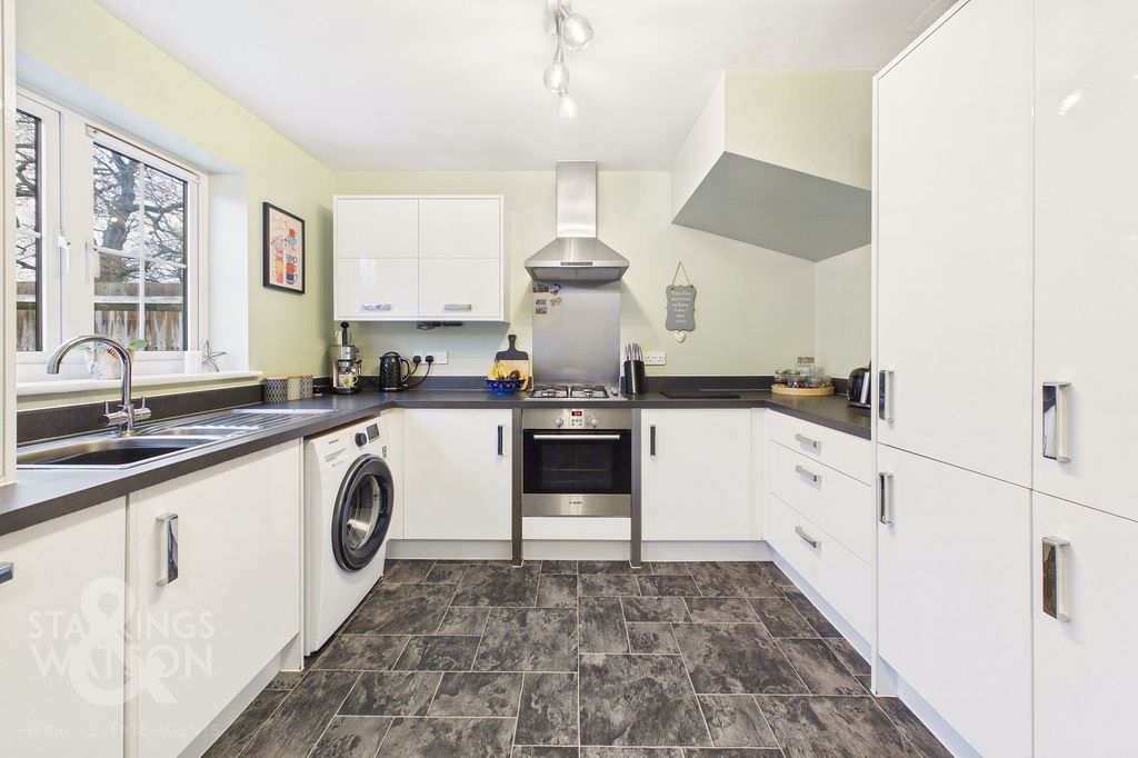 Property photo 3 of 30