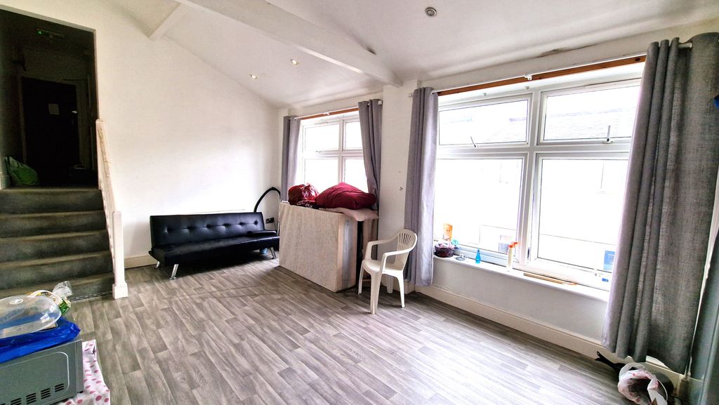 Property photo 2 of 7 Open Plan