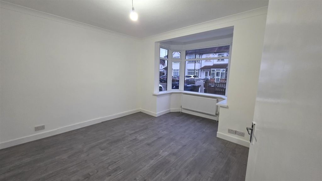 Property photo 2 of 9 20251211_154852.Jpg