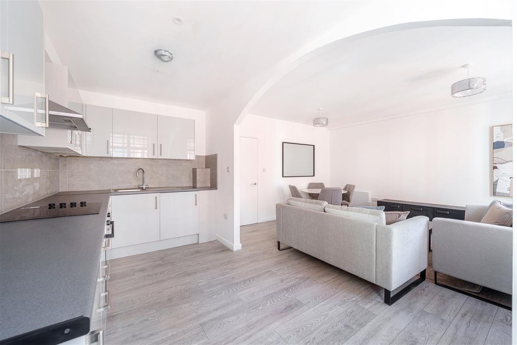 Property photo 3 of 23 Reception Room