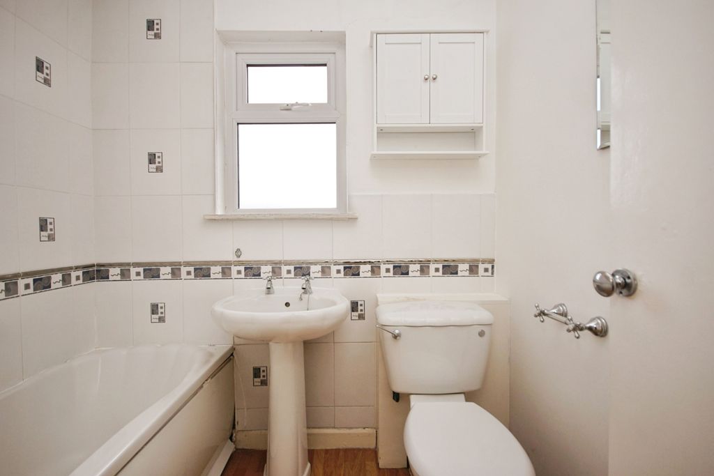 Property photo 3 of 15 Bathroom