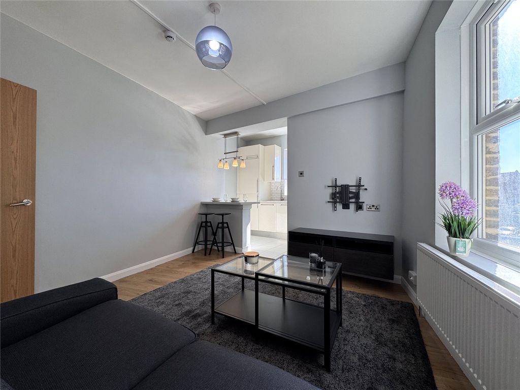 Property photo 3 of 9 Picture No. 06