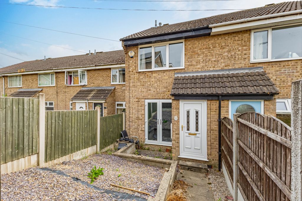 Property photo 1 of 16 2 Bedroom Town House For Sale