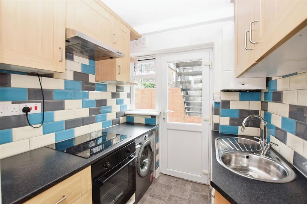 Property photo 2 of 8