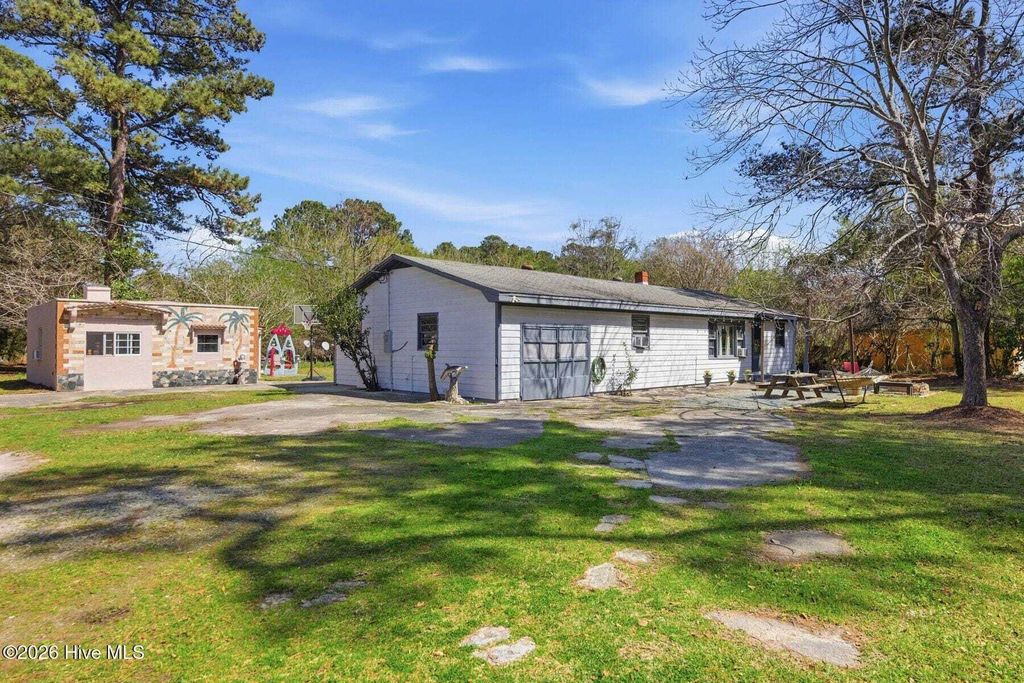 Property photo 1 of 17