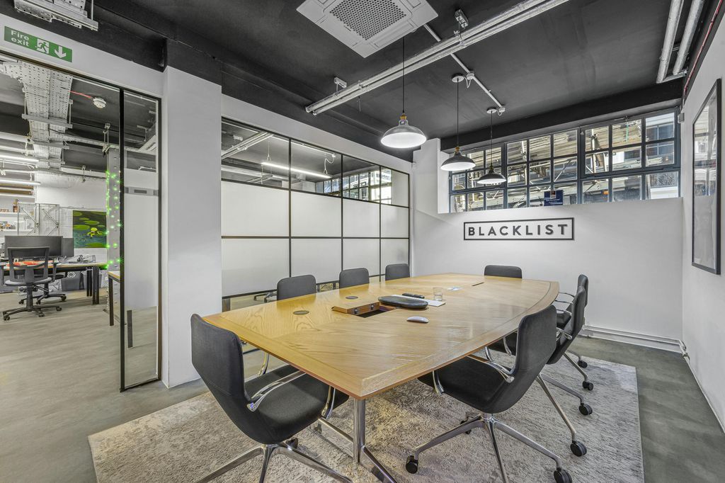 Property photo 3 of 15 Office 11.Jpg