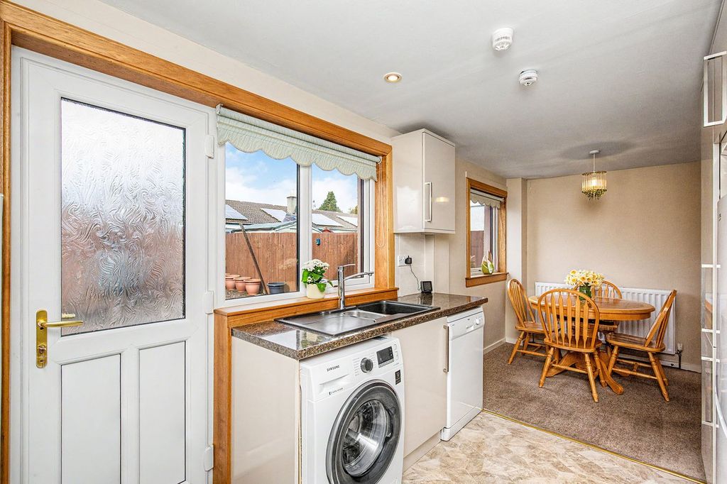 Property photo 3 of 16