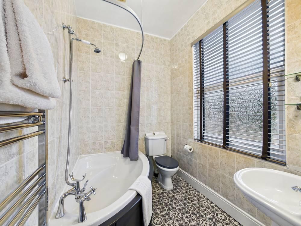 Property photo 3 of 25 Bathroom