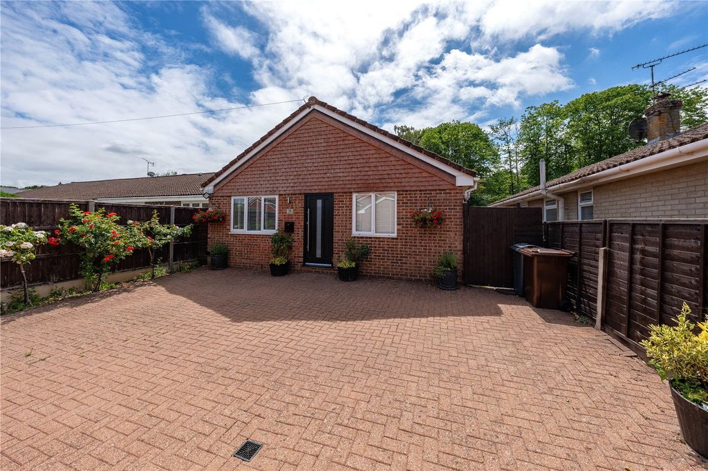 Property photo 1 of 11 External