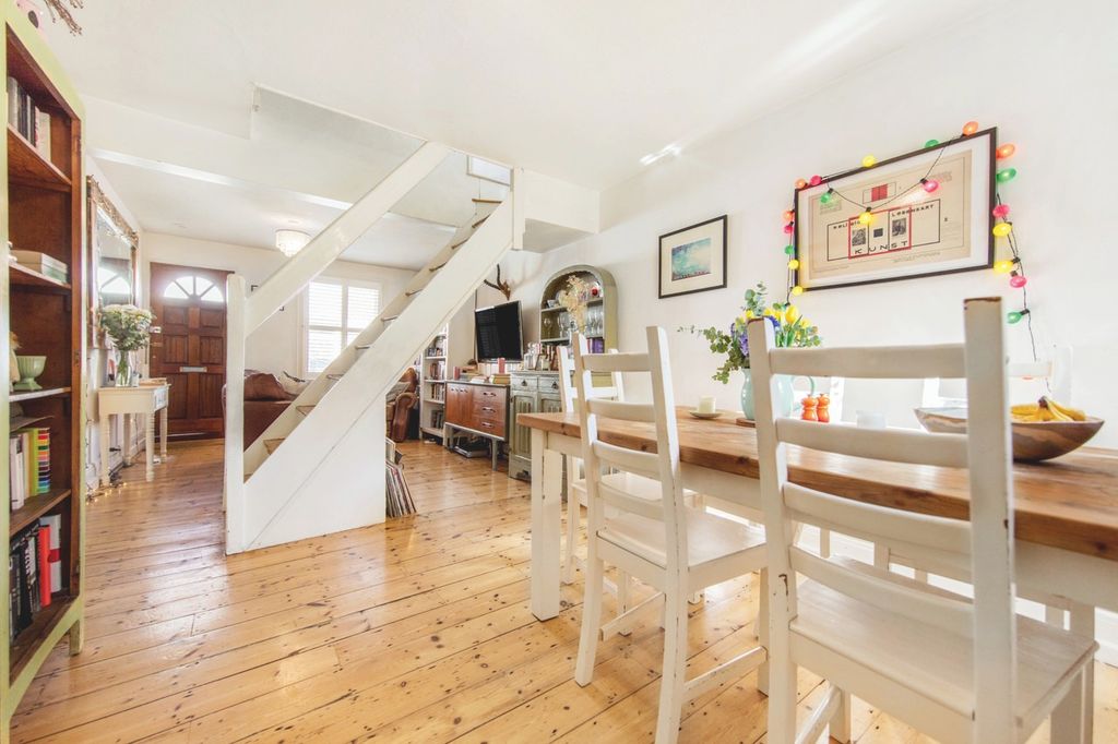 Property photo 2 of 14 4581851