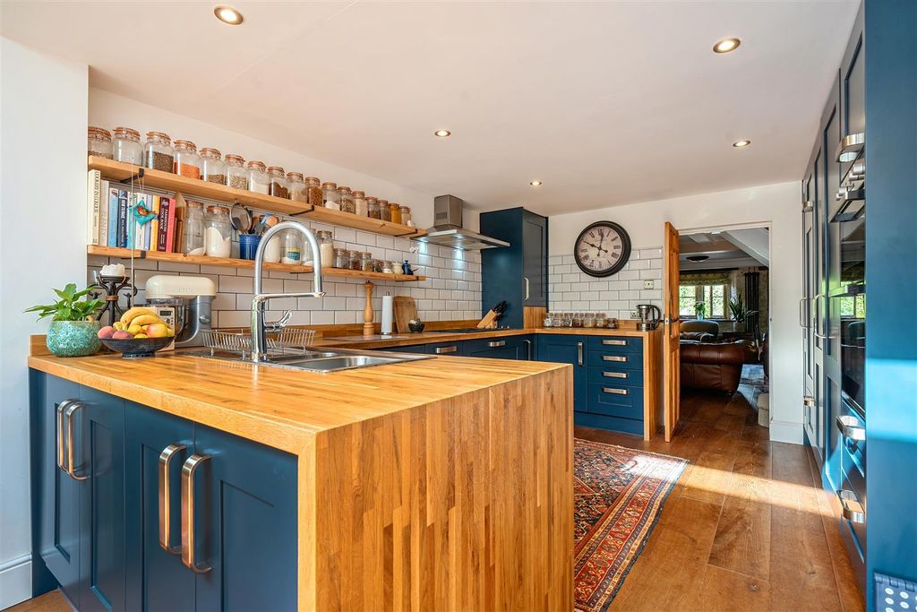 Property photo 1 of 24 1346875-12-68c3Ec823F6E7.Jpg