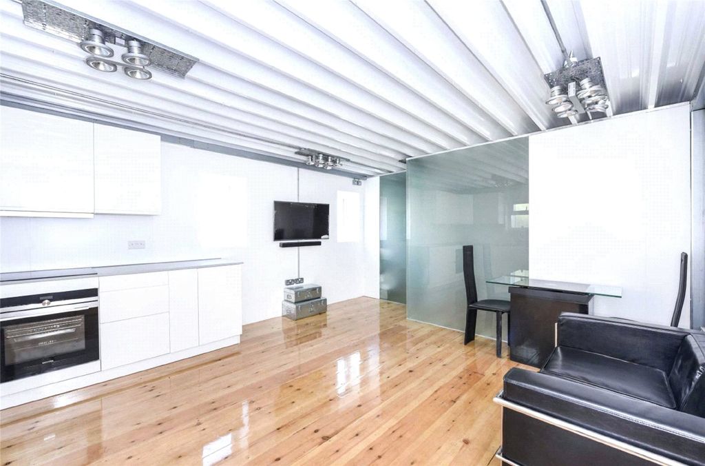 Property photo 1 of 9 Photo