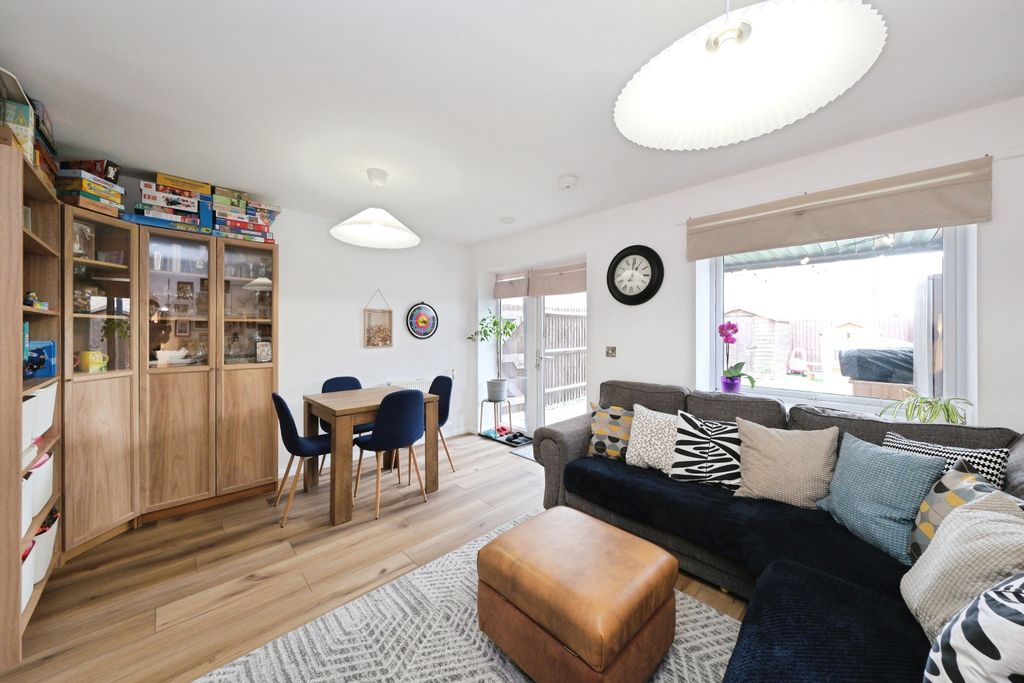 Property photo 3 of 20 Img_6046