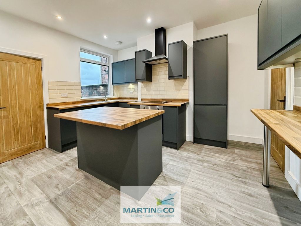 Property photo 3 of 19 6A2E04A4--4B40-A723-Abc299E54383-34838-0000048D803