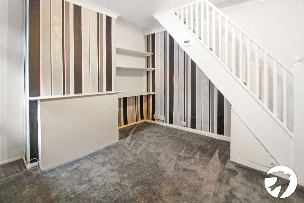 Property photo 3 of 10 Dining Room