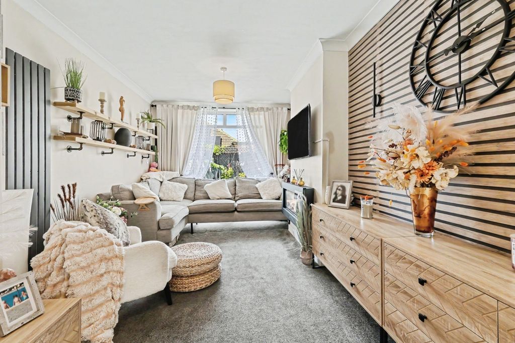Property photo 2 of 17 Pbox-Img.Jpg