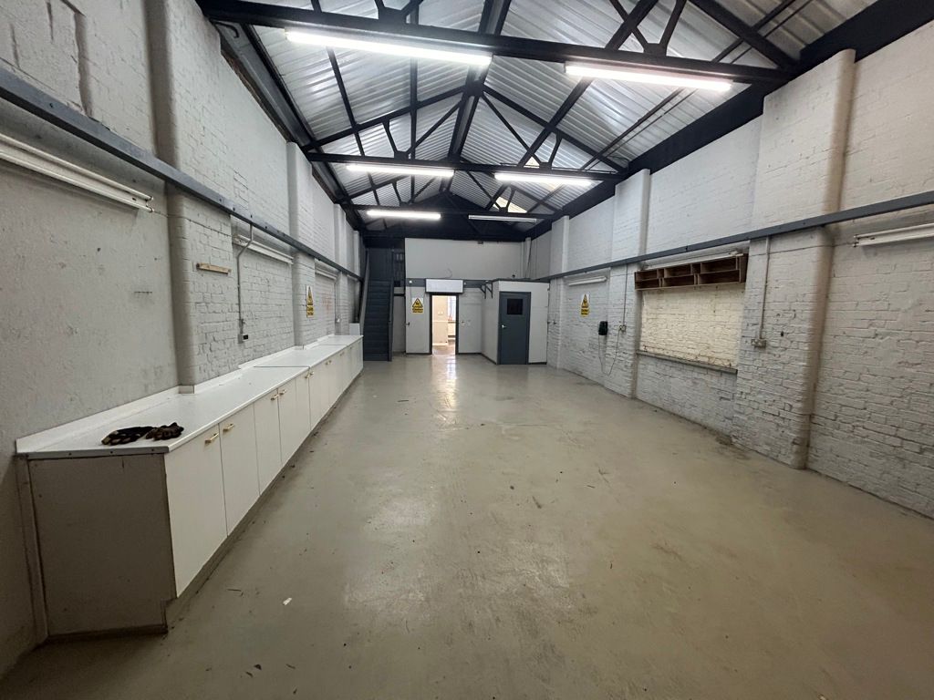 Property photo 3 of 6 Photo 4