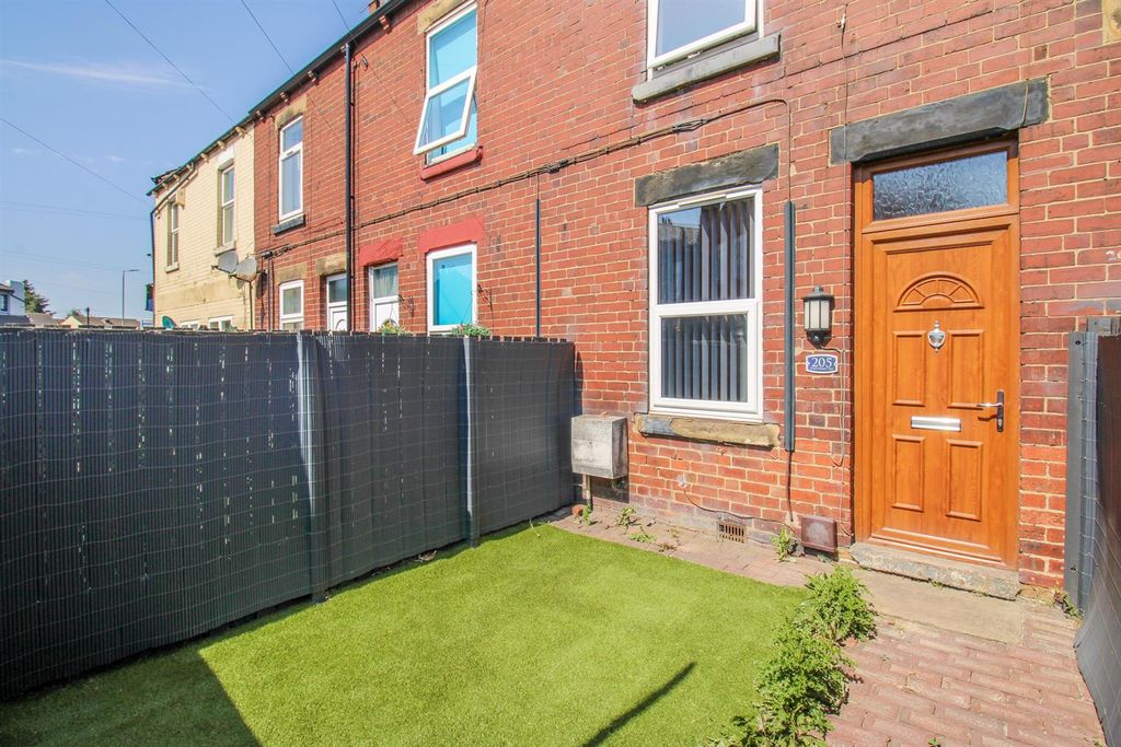 Property photo 2 of 11