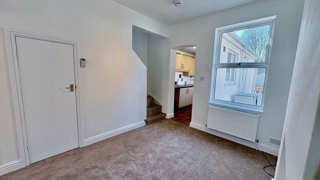 Property photo 3 of 9 Photo 3