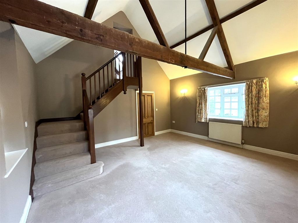Property photo 3 of 11 Sitting Room