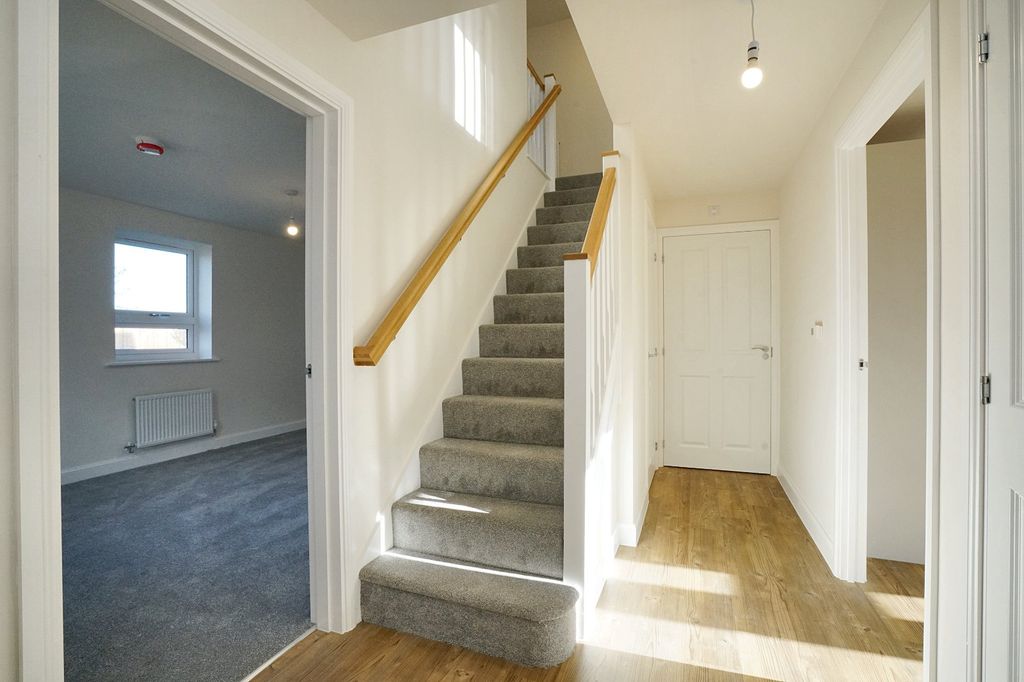 Additional image 6 of 4 bed detached house to rentHedger Grove, Upper Lighthorne, Leamington Spa, Warwickshire CV33