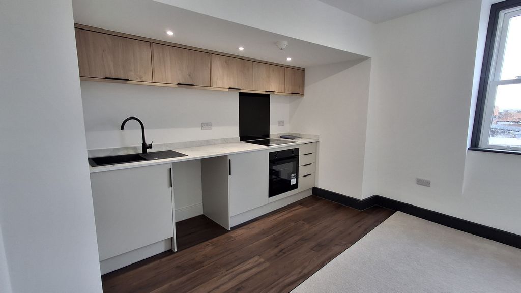 Property photo 1 of 10 Kitchen