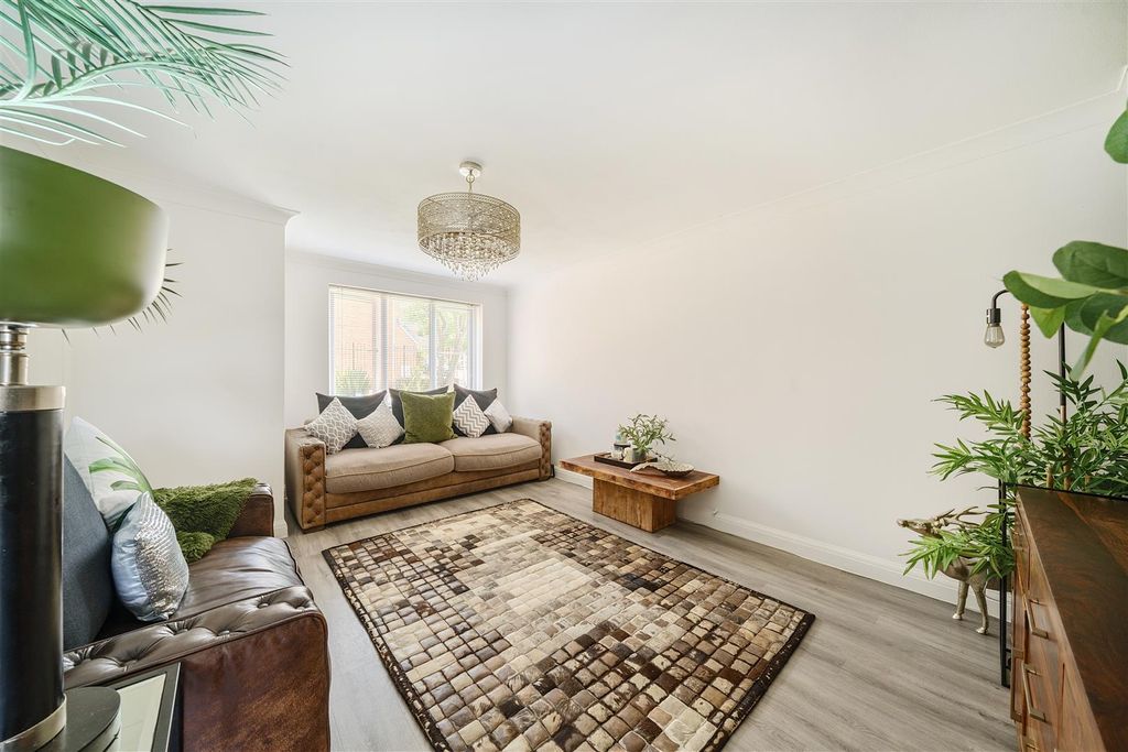 Property photo 3 of 24