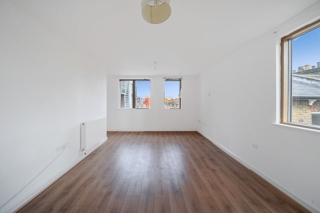 Property photo 3 of 17 Picture No. 15