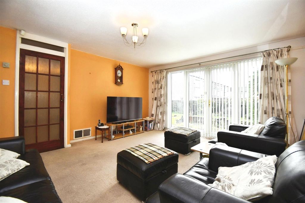 Property photo 2 of 22 Lounge