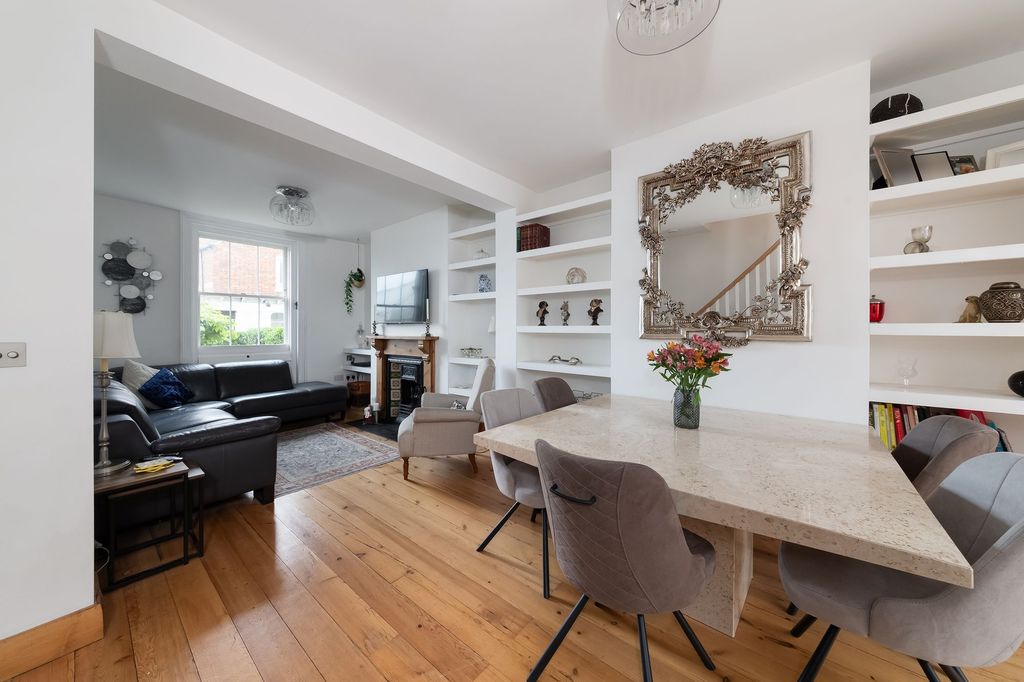 Property photo 3 of 21