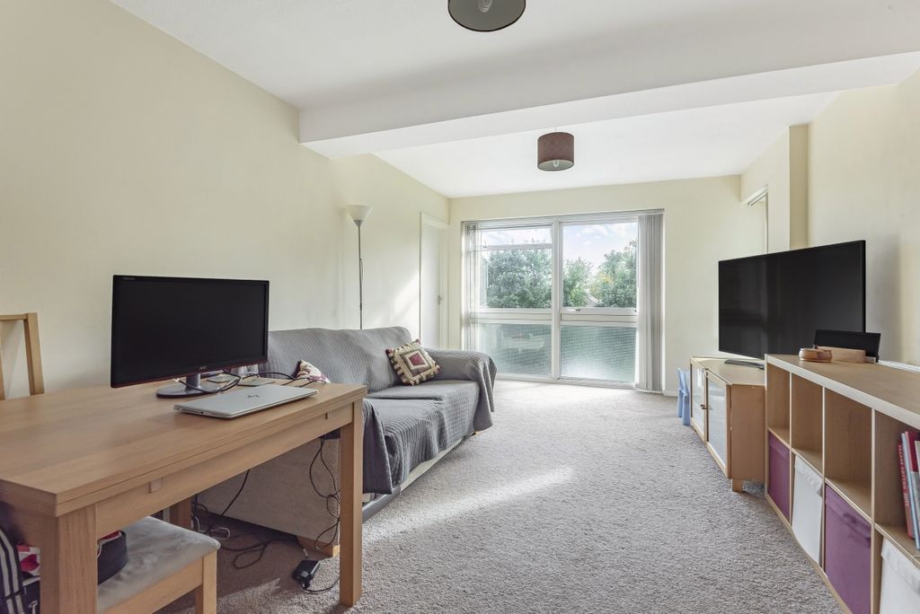Property photo 2 of 7 653348 (2)