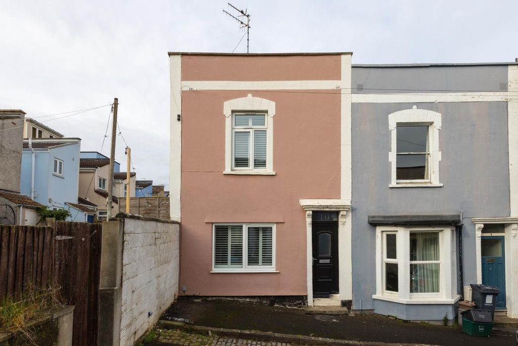 Property photo 2 of 35 10 Merrywood Close, Bs3--33.Jpg