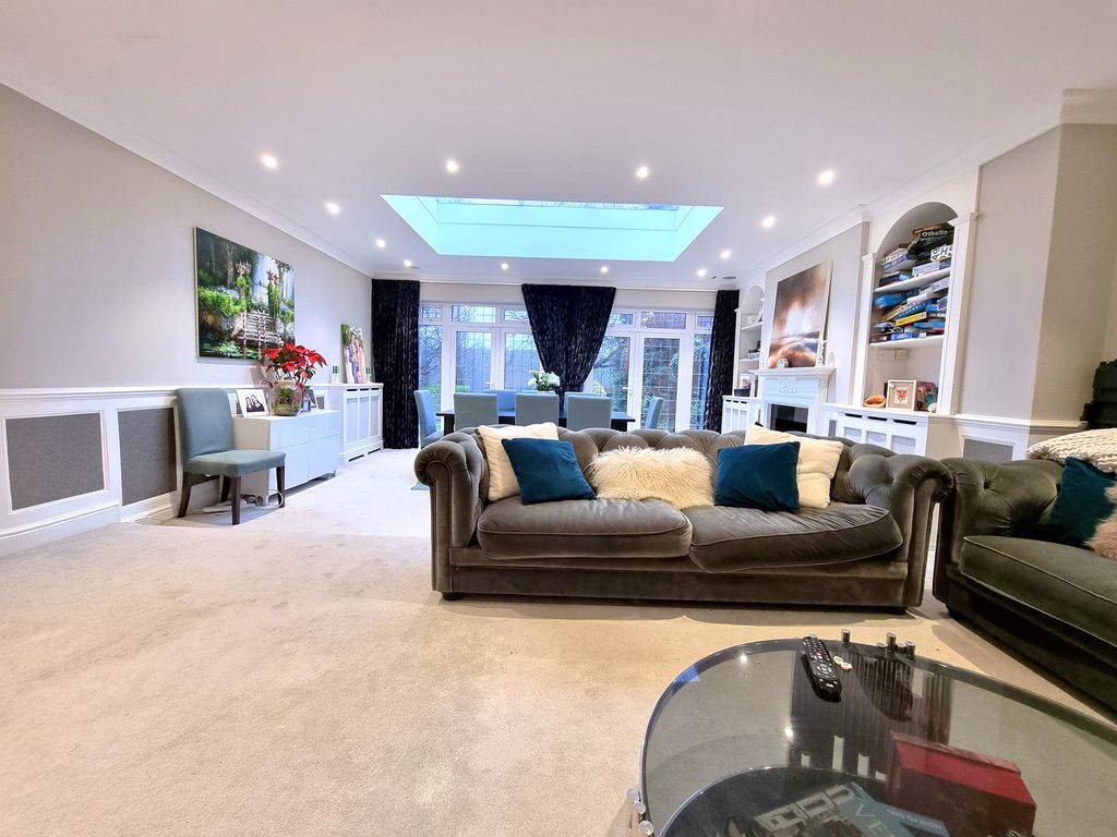 Property photo 3 of 33