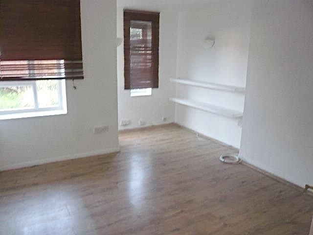 Property photo 3 of 7 Reception