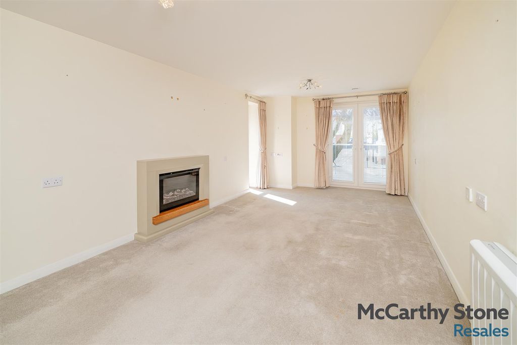 Property photo 2 of 19 8684222-Interior01.Jpg