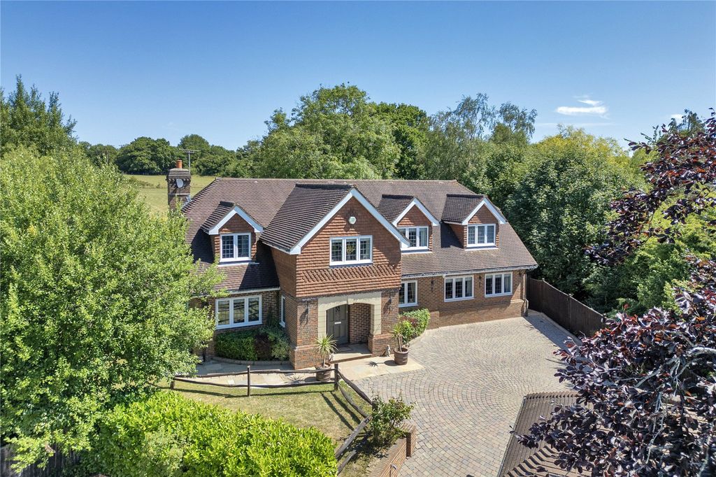 Property photo 1 of 21 Lyndhurst