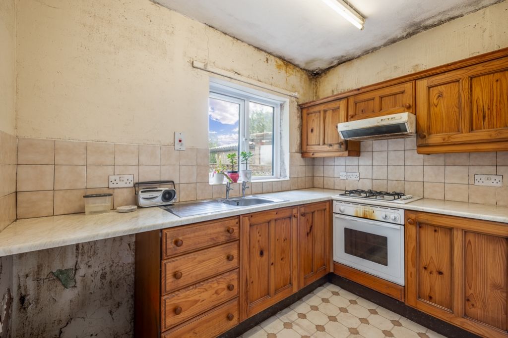 Property photo 3 of 14 76 Tytton Lane West (Wyberton)-13