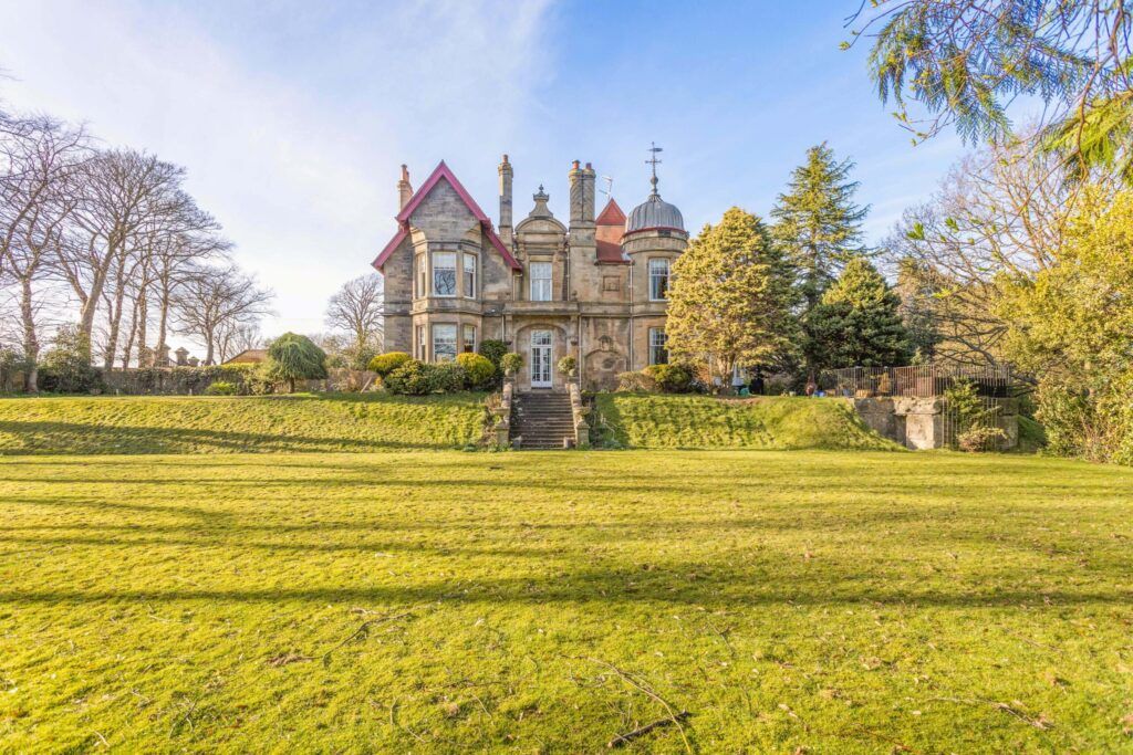Property photo 1 of 33