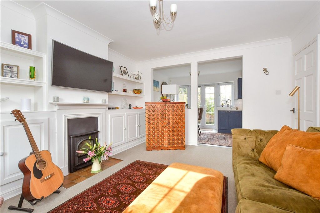 Property photo 1 of 12 Lounge